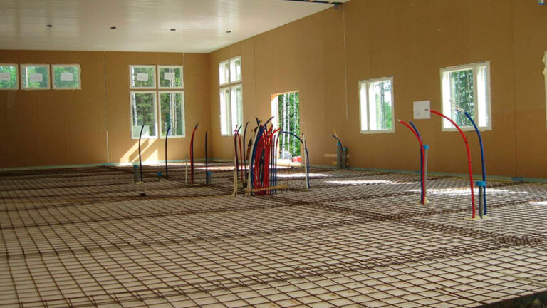Hallin lattiatyöt