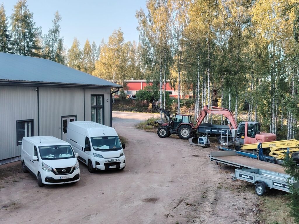 Sähkö-Heiniksen kalustoa